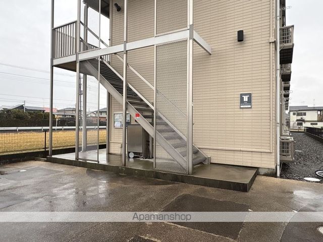 レオパレスPATIOの玄関写真