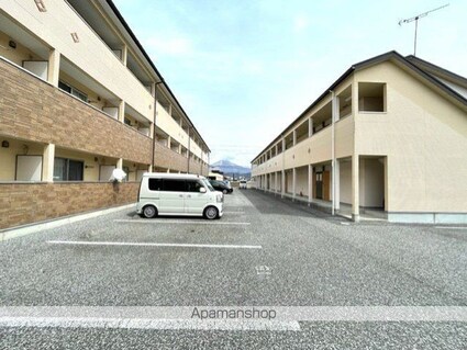 滋賀県長浜市小堀町[1K/24.75m2]の駐車場