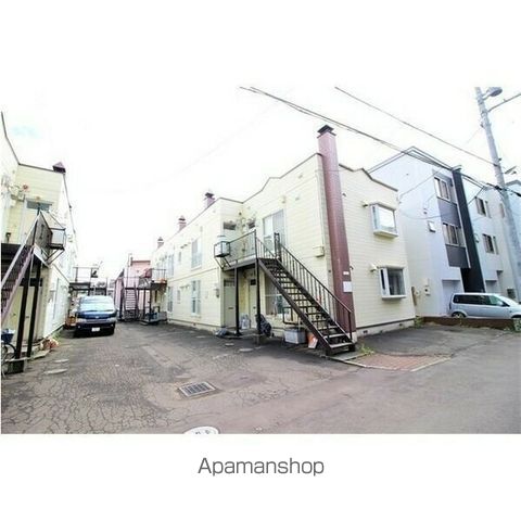 フジハウスIIの玄関写真