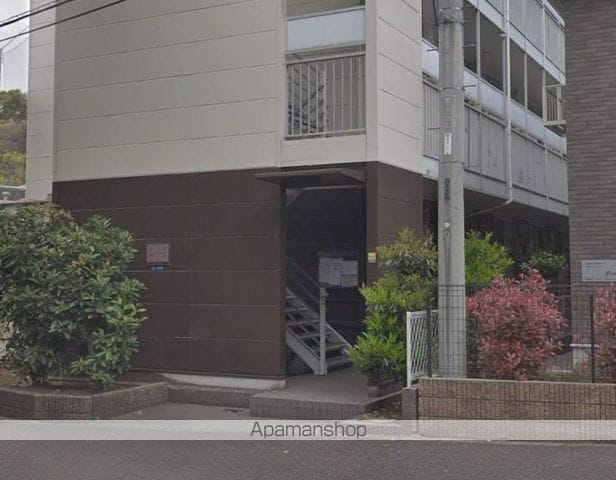 レオパレスウイング城南の玄関写真