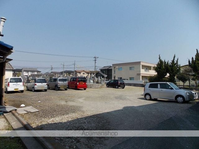 ＥＡＳＴ　ＣＯＵＲＴ　両郷Ｂ[1K/24.84m2]の駐車場2