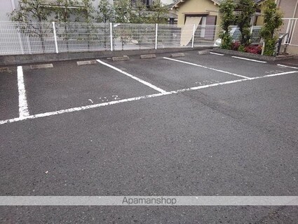 和歌山県和歌山市木ノ本[2DK/54.32m2]の駐車場2