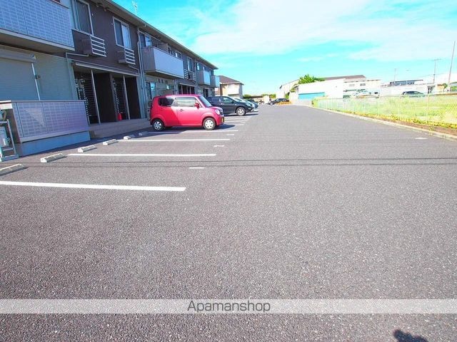 ル・ボア[2LDK/56.72m2]の駐車場2