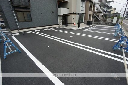 セレスティア福光西　ＷＥＳＴ[2LDK/58.12m2]の駐車場