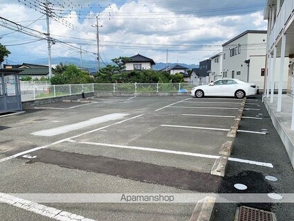 レオパレスピレーネ[1K/23.18m2]の駐車場