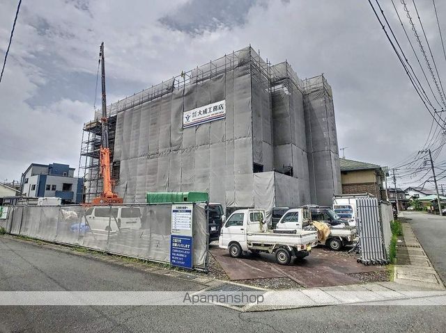 ヴィガラス川成新町の玄関写真