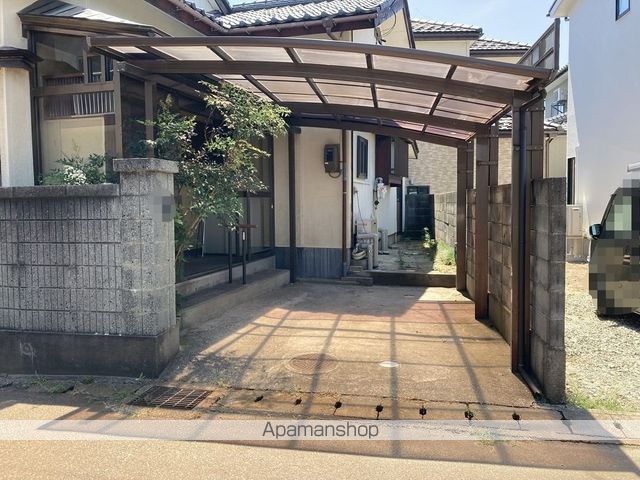 桜並木前貸家の外観写真