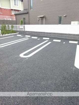 コリーナ　デュオ[2LDK/58.94m2]の駐車場