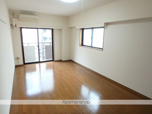 グリフィン新横浜・参番館の内装写真