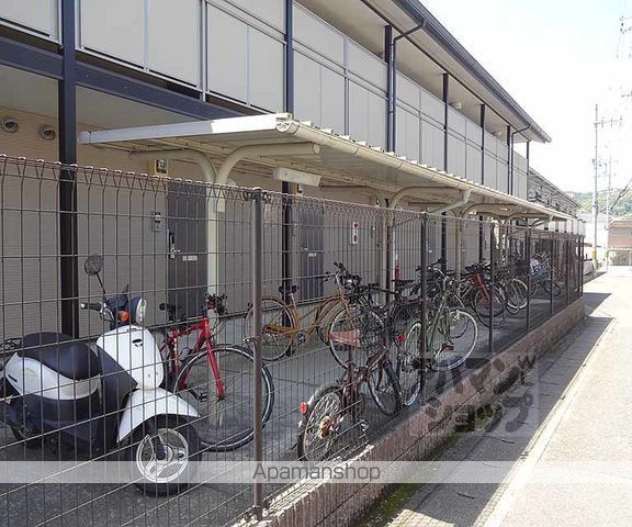 レオパレスボンマルシェ山科の外観写真