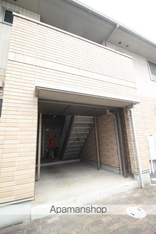 ペアフィールドBの玄関写真