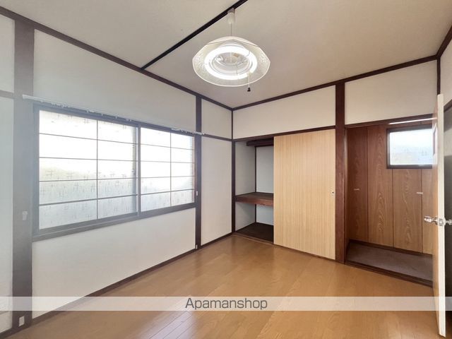 函館市 2階建 築47年の内装写真