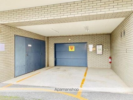 ノースウエストヒル[1LDK/62.18m2]の駐車場