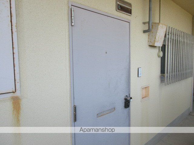 吉田屋マンションの玄関写真