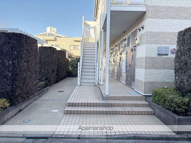 レオパレスフェリース上野の玄関写真