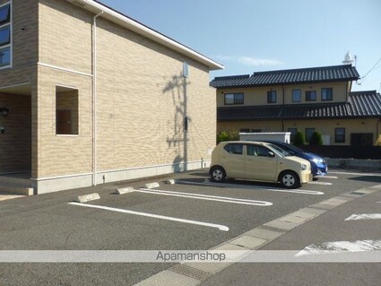 タッセル[1R/30m2]の駐車場