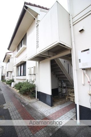 グランドール藤岡の玄関写真