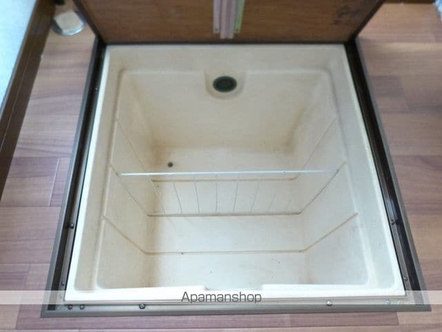 緑ヶ丘貸家の内装写真