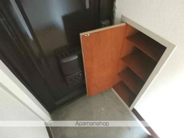 トヤマ薬品ビルの内装写真