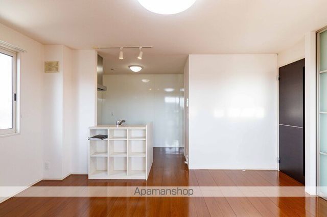 DーROOM戸出I A棟の内装写真