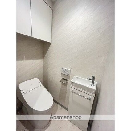 コンフォリア・リヴ文京護国寺[2LDK/53.7m2]のトイレ