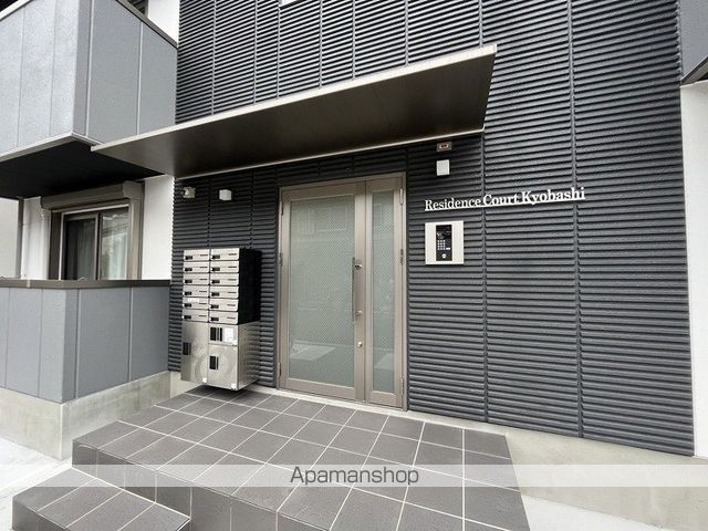 レジデンスコート京橋の玄関写真