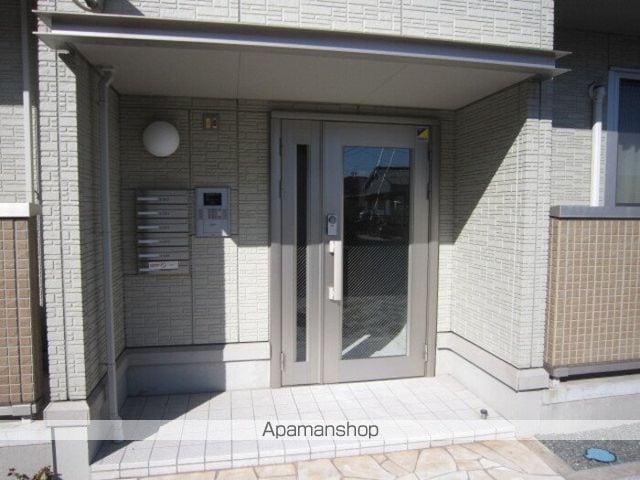 グリーンレジデンス A棟の玄関写真