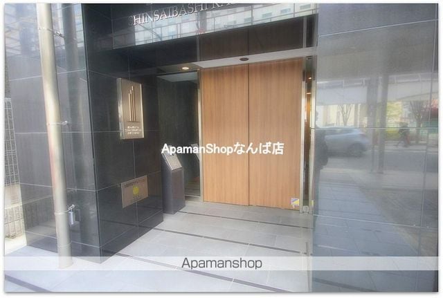 アドバンス心斎橋ラシュレの玄関写真