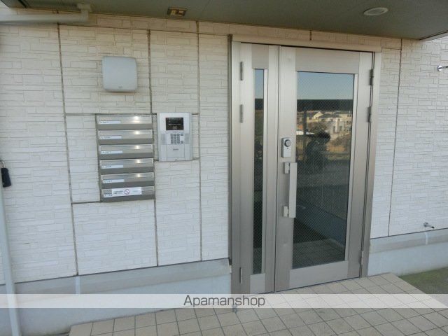 アールグレイ Aの玄関写真