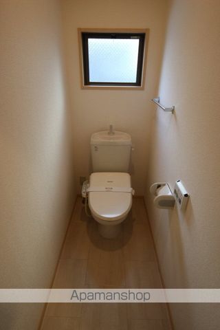 シャロンタウンハウスII A棟の内装写真