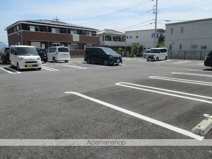 山梨県甲府市小瀬町[2LDK/57.21m2]の駐車場