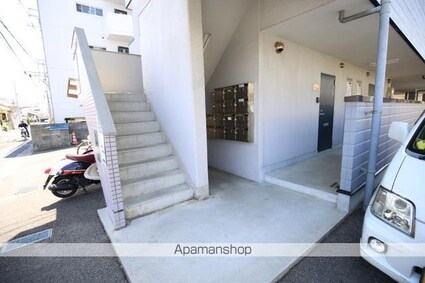 ファミールハイツ[1K/28.98m2]のエントランス3