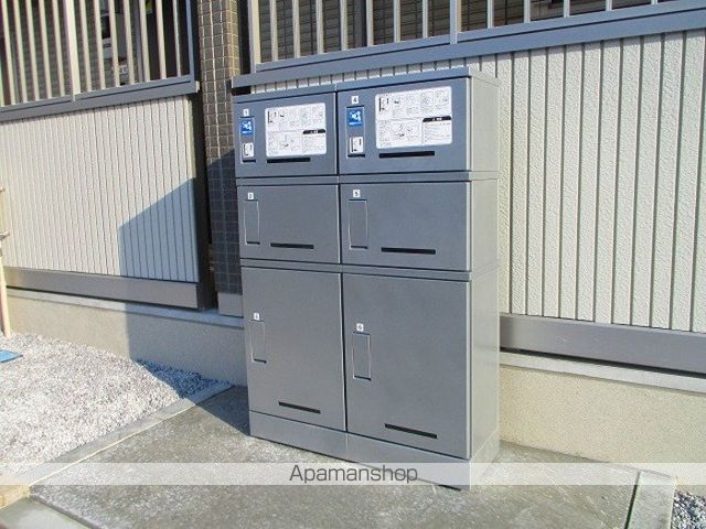 ヌーボイナリ金沢の玄関写真