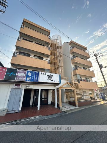 小松里マンションの外観写真