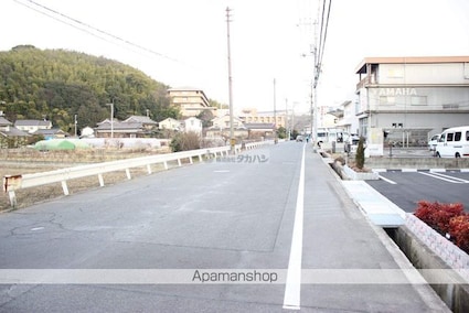 フリーディア[2LDK/67.36m2]の周辺1