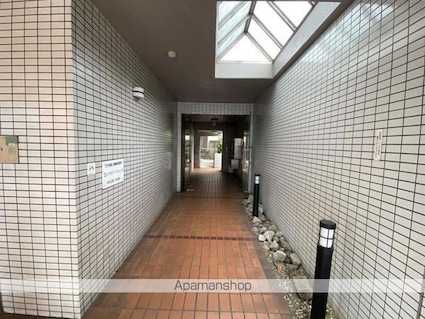 香川県高松市室新町[3LDK/66.15m2]のエントランス