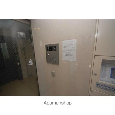 プランタン鴨池の玄関写真
