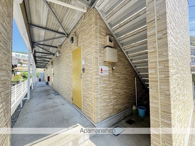 セレ青梅の玄関写真