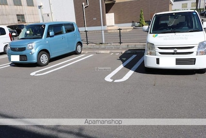 カファレル　Ａ[2LDK/57.07m2]の駐車場