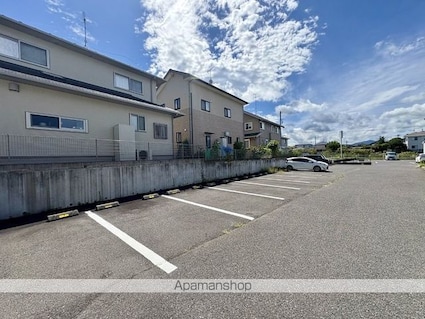 メゾン・オリゾン[1LDK/40.29m2]の駐車場