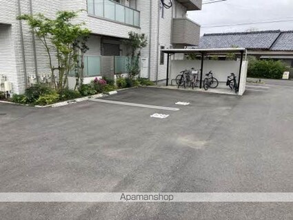 シャーメゾン・ドゥリシェス[1R/30.25m2]の駐車場