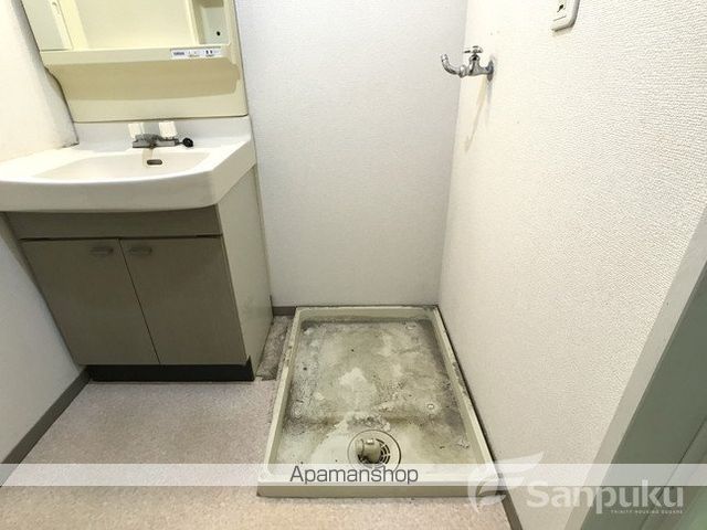 ハイカムール鴨川 A棟の内装写真