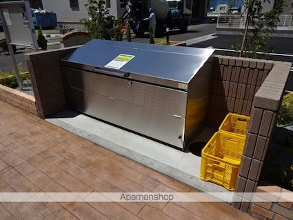 ウィステリアタウン　Ⅸ[2LDK/67.87m2]のエントランス1