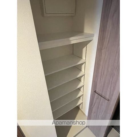 プレイス知事公館前の内装写真