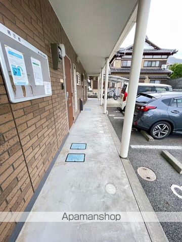 サニーヒルズ岡宮の玄関写真