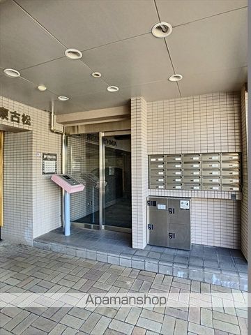 パルロイヤル東古松の玄関写真