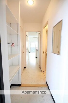 グランドポレストーネ大手町[1R/32.5m2]の玄関