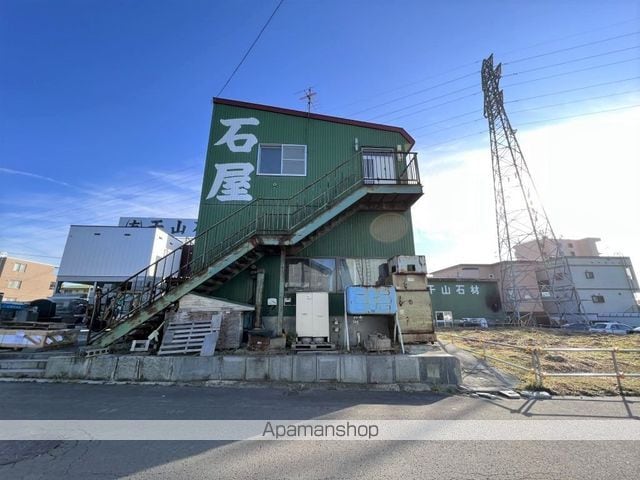 西桔梗町835アパートの外観写真