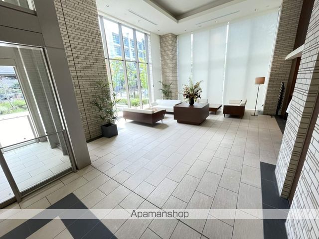 ブランズシティ上新庄の玄関写真