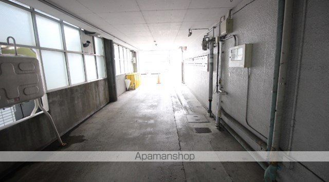坪川ビルの玄関写真